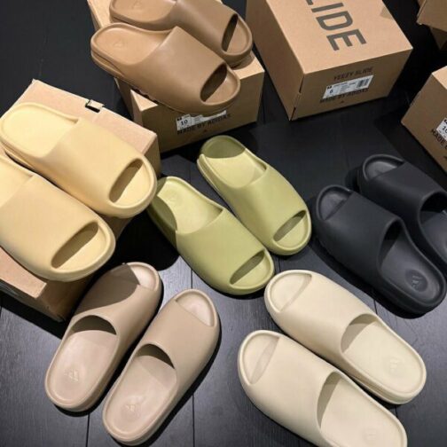 YEEZY SLIDE PALLETS